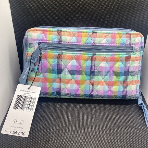 🩷💜VERA BRADLEY🩷💜 Gingham Plaid RFID Turnlock Wallet in Cotton - Picture 5 of 8